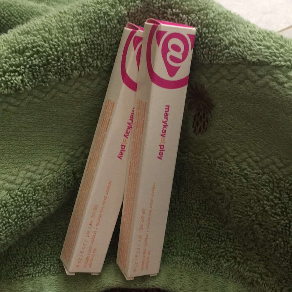 💸2/$20 sale💸 Marykay Lip Crayons